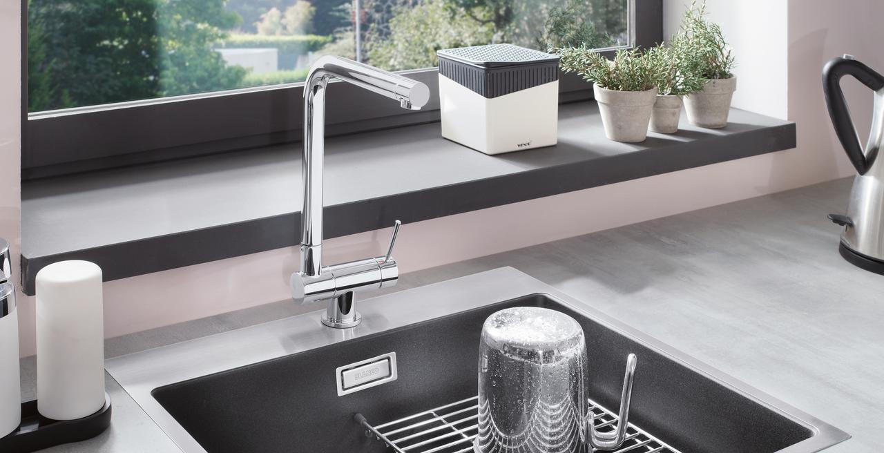 LARESSA - An elegant window-facing mixer tap