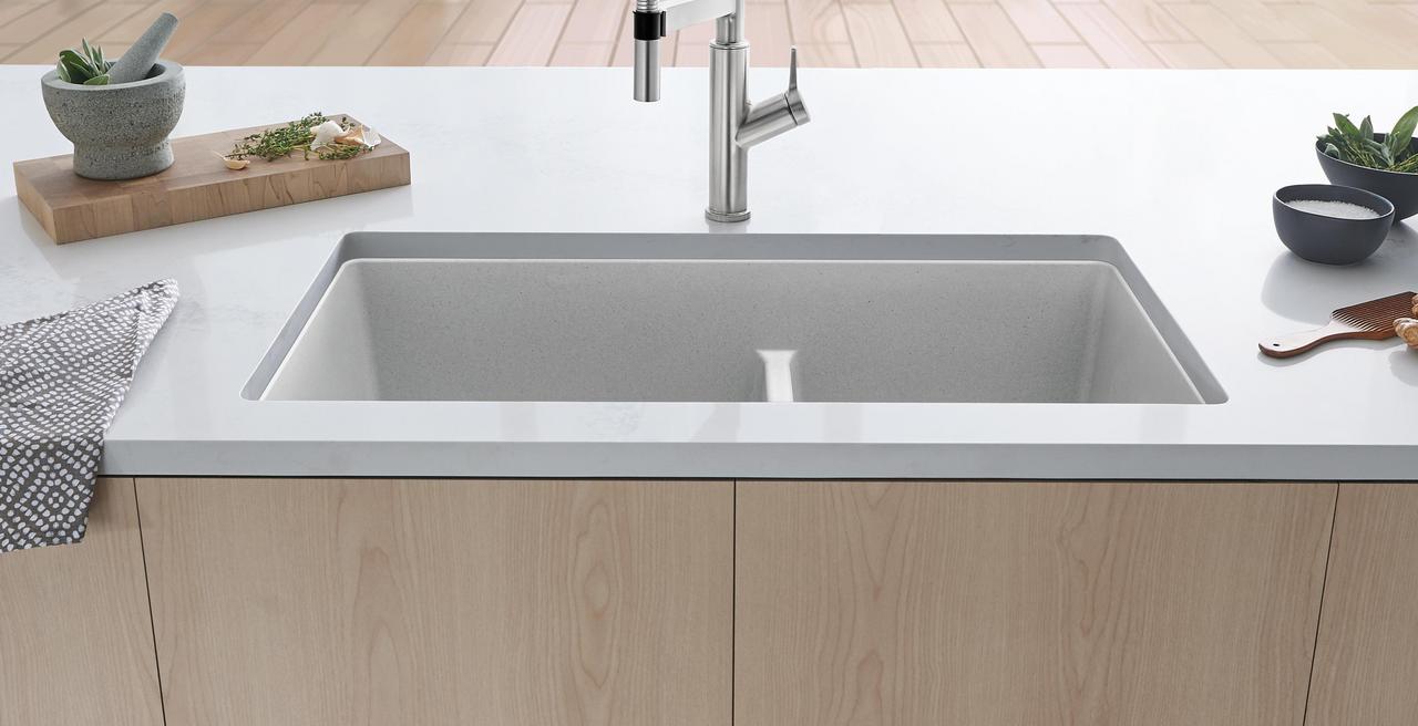 blanco-silgranit-farmhouse-sink-delta-champagne-bronze-trinsic