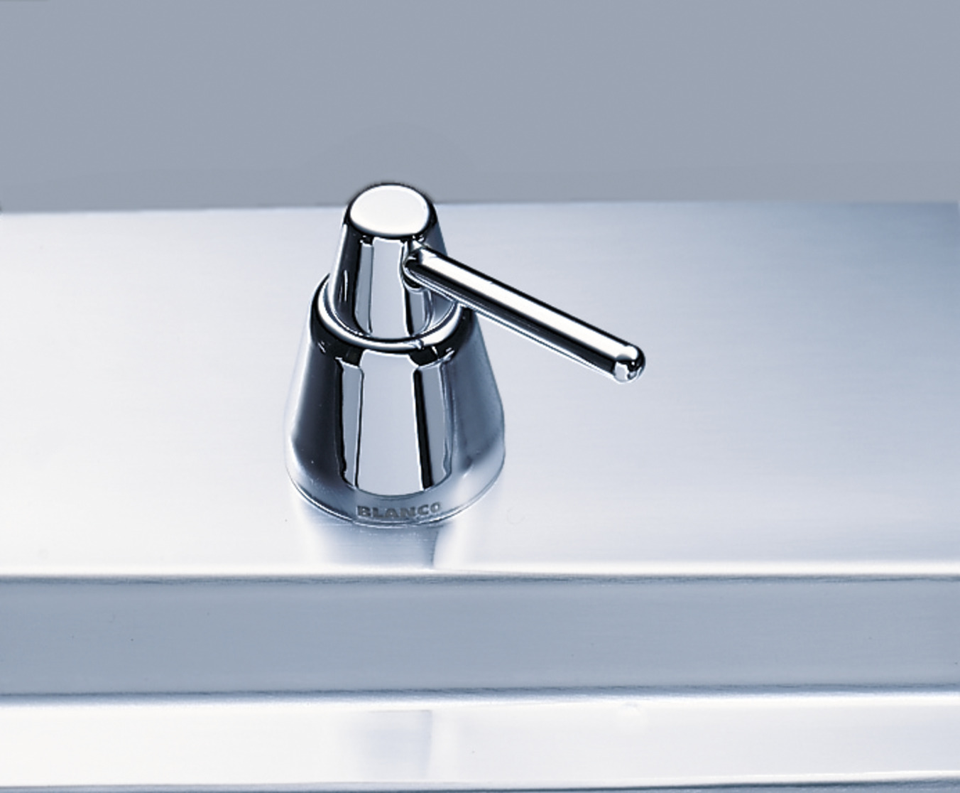 SOAP_DISPENSER_TIGA-13201.jpg