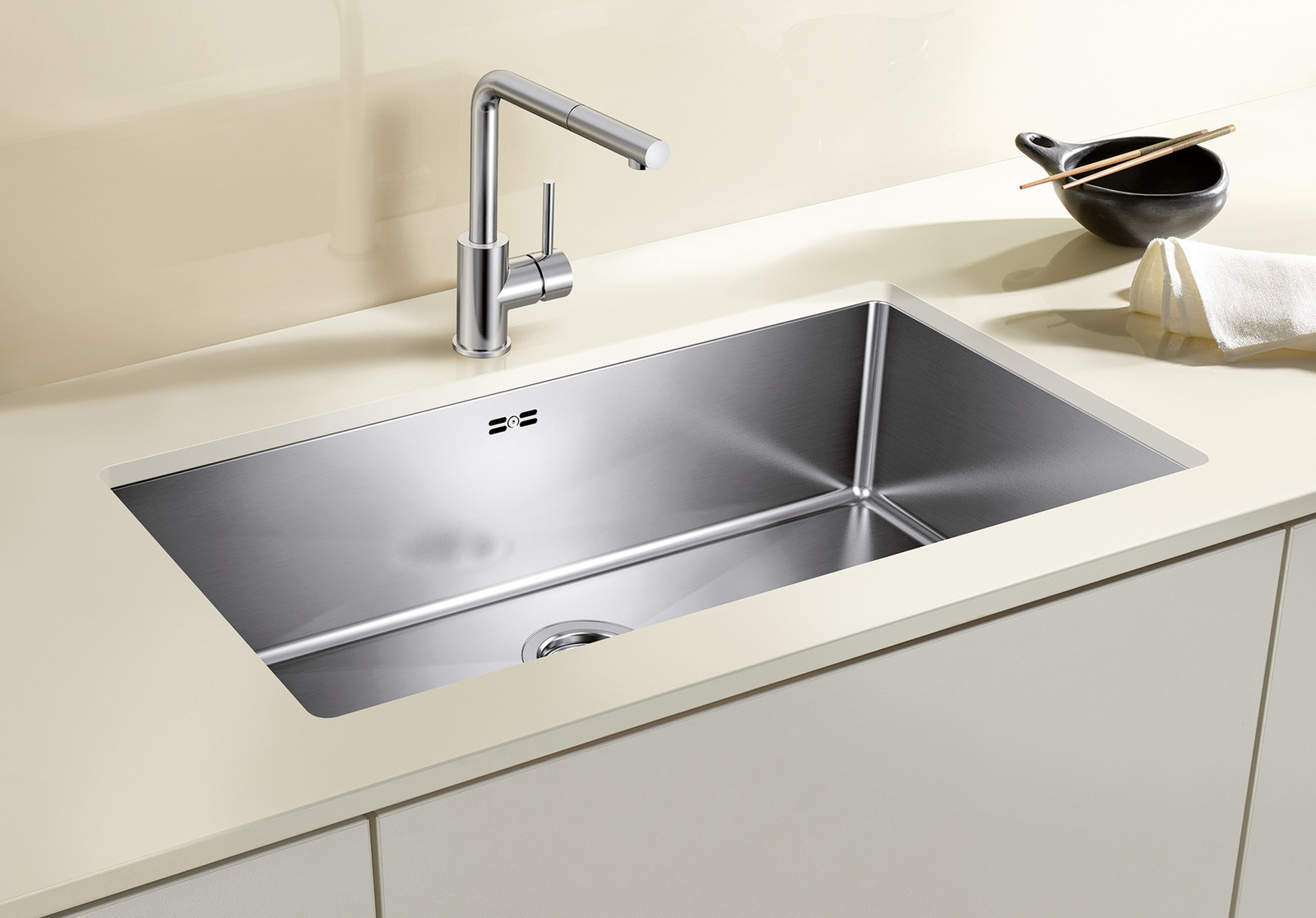 QUATRUS R15 800-IU | Stainless steel brushed finish - w/o