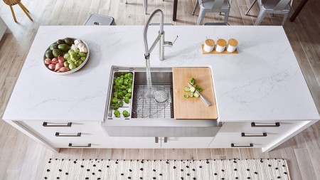 https://cdn.blanco.com/media/01-bild/press/bcan/blogs/blog-5-(ergonomic-sink-accessories)/layered-sink-accessories-image-450w-253h.jpg