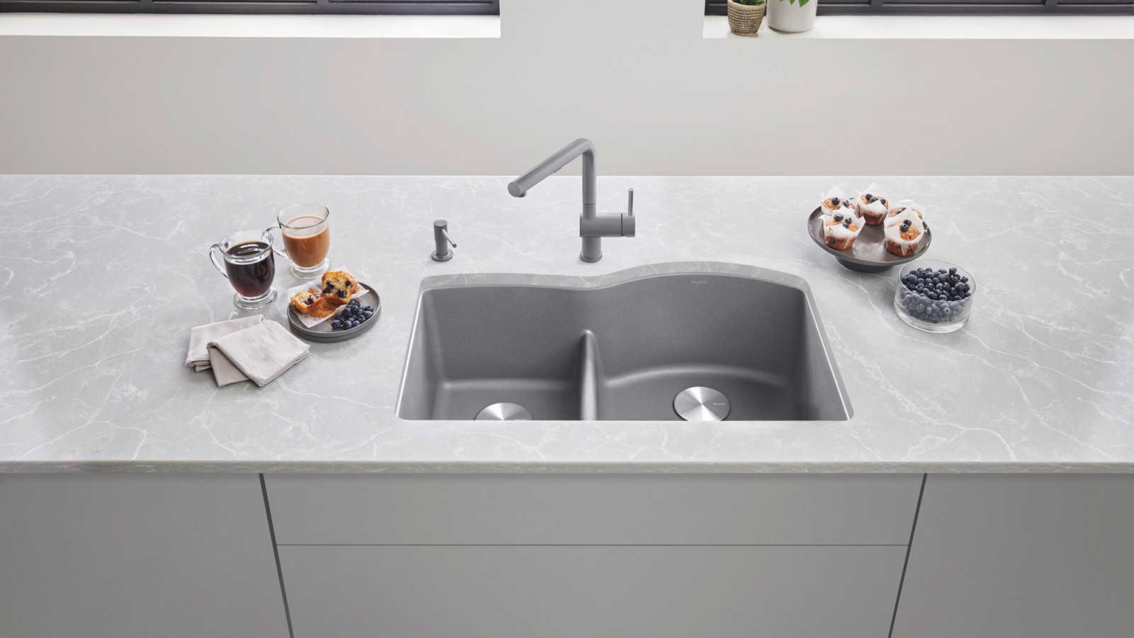 Undermount Kitchen Sinks By BLANCO BLANCO   441601 Diamond 32 60 40 Reverse Lowdivide Mg 526370 Linus Mg 401851 Torre Soapdispenser Mg Bs Image 1600w 900h 