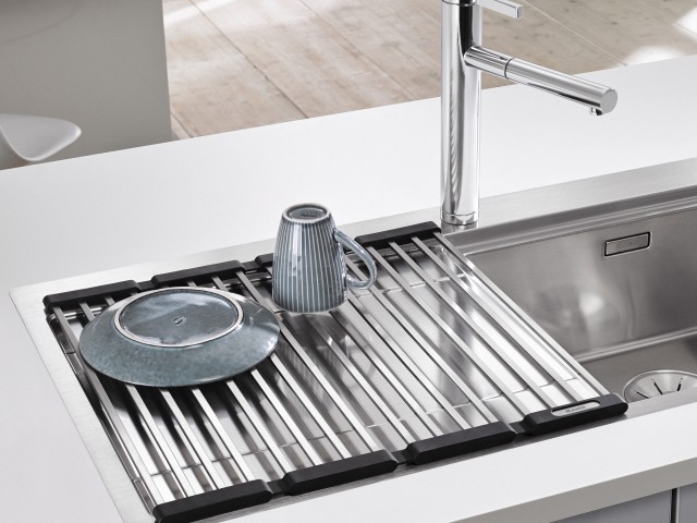 The foldable grid also makes a useful addition to grooveless draining areas