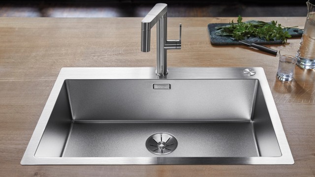 Das elegant-pure Design der Claron-Becken aus der Hightech-Manufaktur SteelArt.