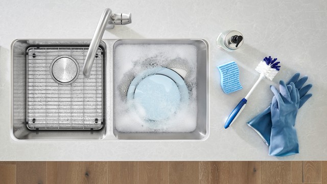 Comment nettoyer un évier de cuisine BLANCO en acier inoxydable et en préserver tout le lustre.