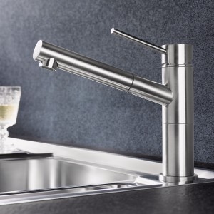 It comes in a large variety of versions, including a low-pressure mixer tap, a kitchen mixer tap with spray, in chrome or in colour.