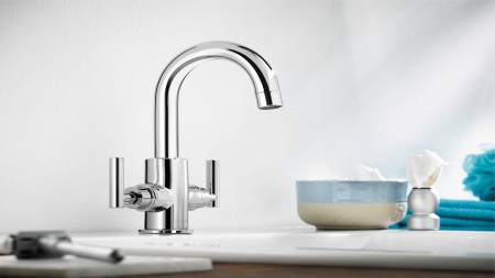 Cleaning mixer taps properly