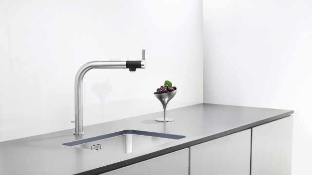 VONDA draws the eye with its beautiful details, and on second glance reveals itself to be a highly functional mixer tap, too