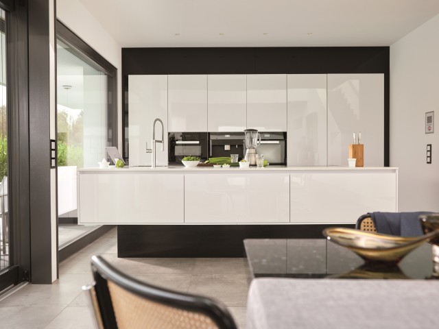 Minimalistic kitchen in black and white