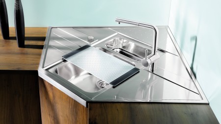 The AXIS from BLANCO allows you to make the most of the whole corner space with your sink.